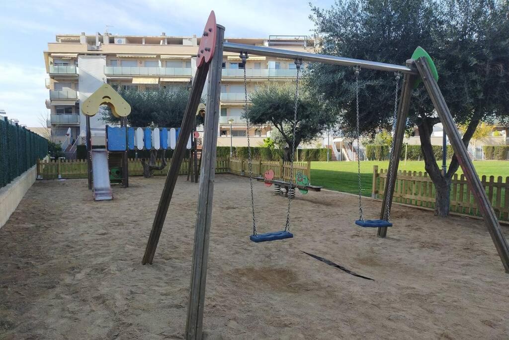 Apartamento Para 5 Personas Frente Al Mar Con Piscina Y Parking كوبيليس المظهر الخارجي الصورة