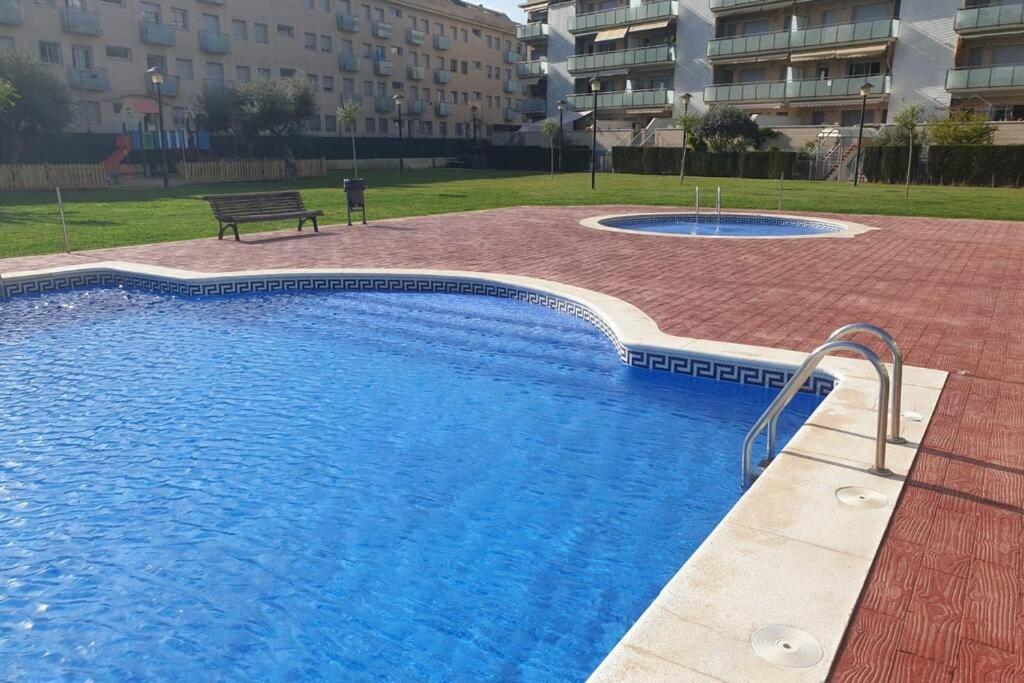 Apartamento Para 5 Personas Frente Al Mar Con Piscina Y Parking كوبيليس المظهر الخارجي الصورة